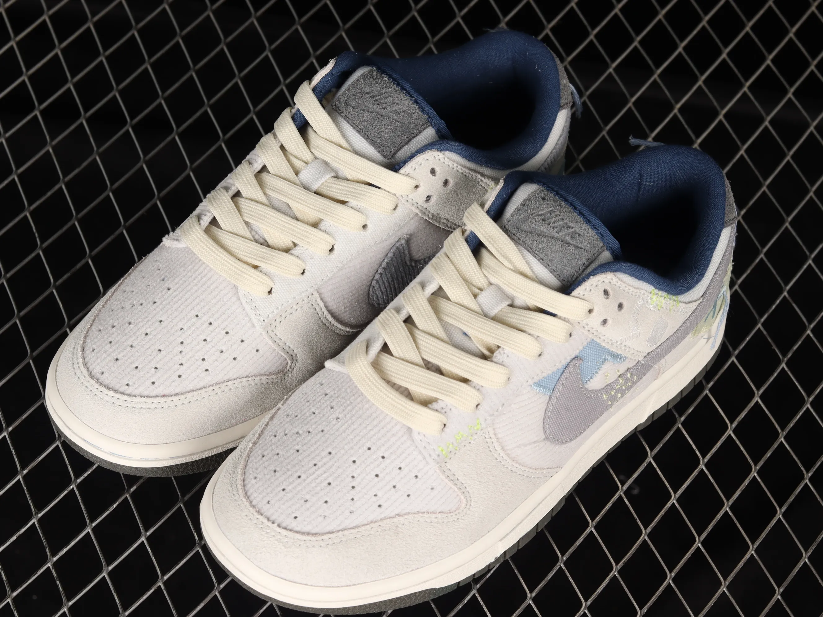 All categories Nk SB Dunk series Nk SB Dunk Low low-top sneakers F version Nk Dunk Low "Bright Side" corduroy Dunk series low-top casual sports skateboard shoes DQ5076-001